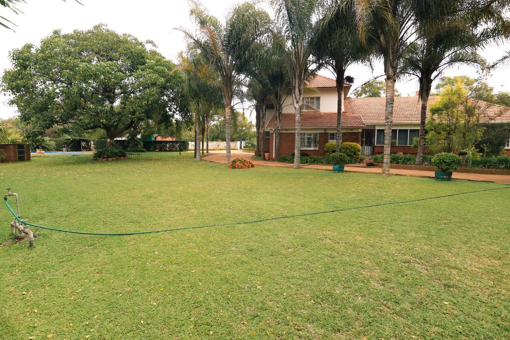 Hillside Manor Hotel Bulawayo Kültér fotó