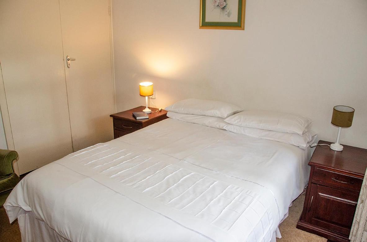 Hillside Manor Hotel Bulawayo Kültér fotó